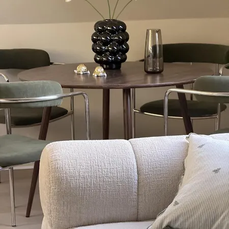 דירה Cozy Loft In The Heart Of ברגן