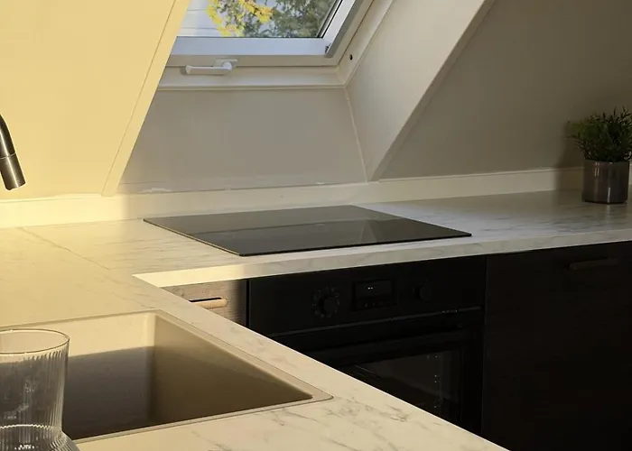 Cozy Loft In The Heart Of *