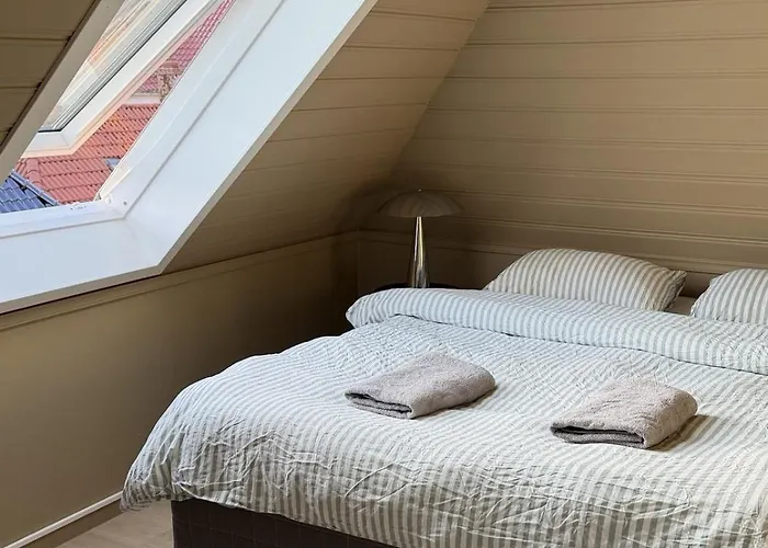 Cozy Loft In The Heart Of *