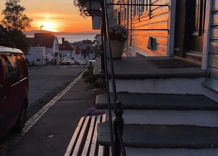 Cozy Loft In The Heart Of Lägenhet